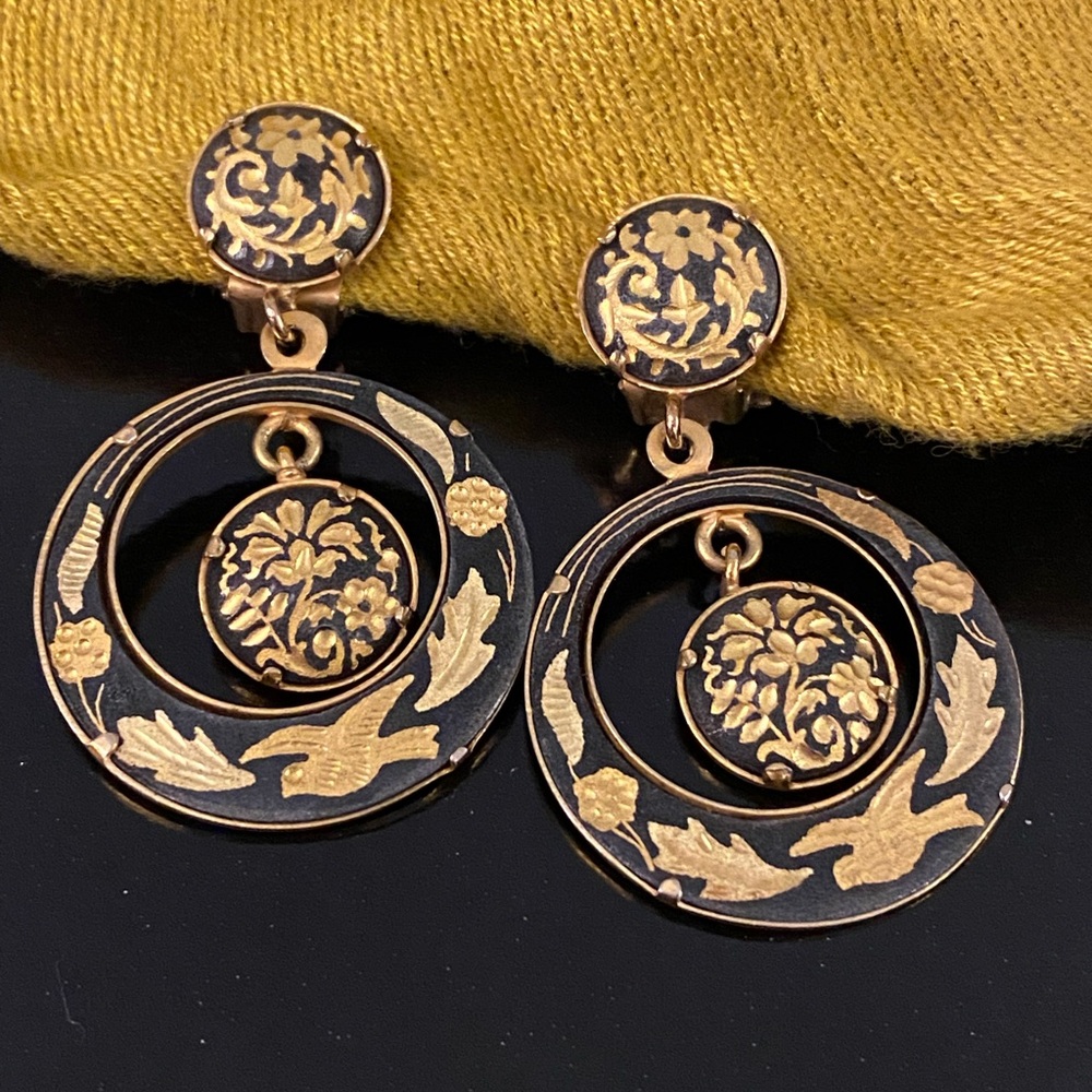 Vintage Spanish Gold-Tone Damascene Clip-On Dangle Hoop Earrings